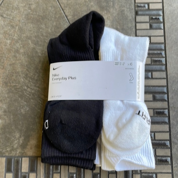 6 pairs (3 WHITE/3 BLACK) NIKE EVERYDAY COTTON CUSHIONED CREW MEN’S SOCKS - Picture 13 of 16